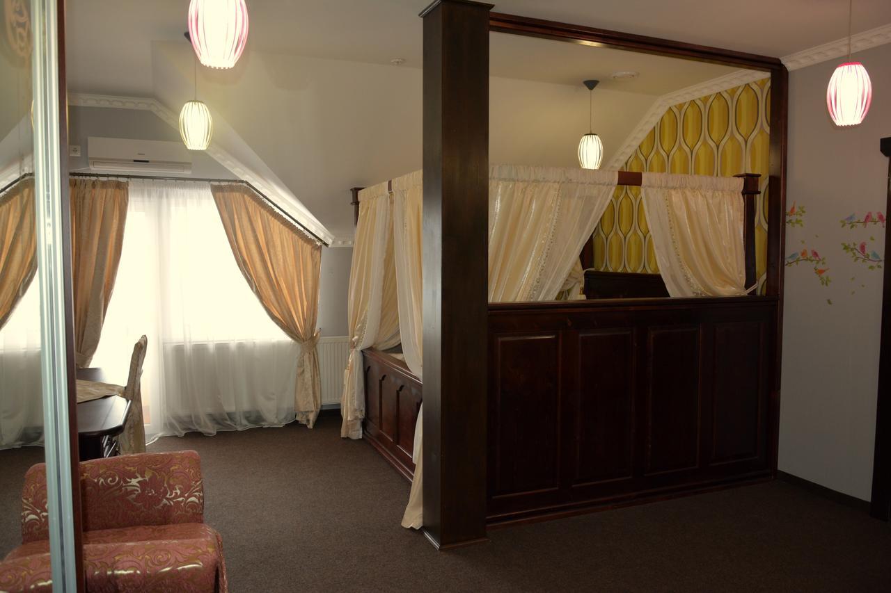 Golden Palace Dubove Εξωτερικό φωτογραφία