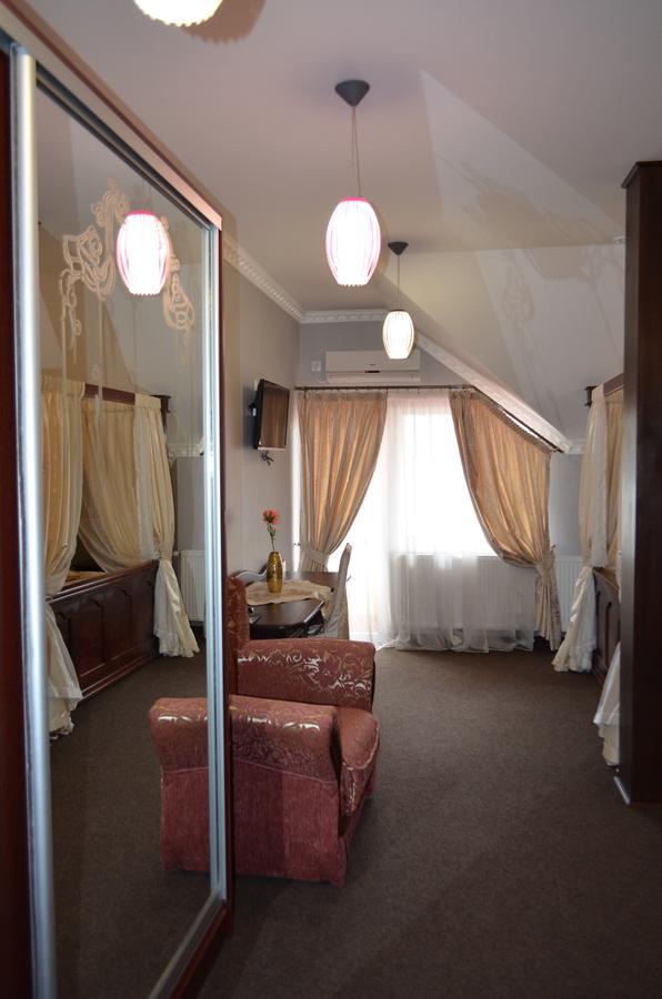 Golden Palace Dubove Εξωτερικό φωτογραφία