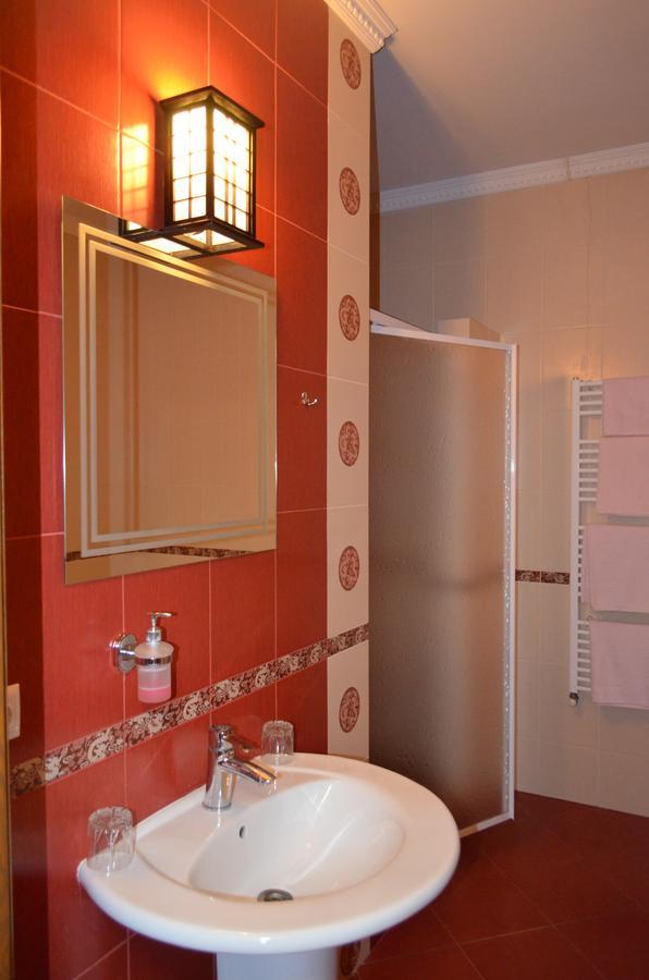 Golden Palace Dubove Εξωτερικό φωτογραφία